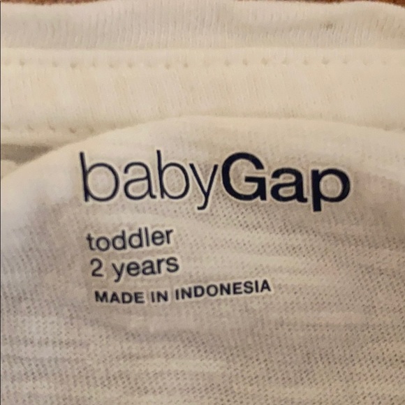 Gap & Old Navy Shirt & Shorts Set - Picture 3 of 4